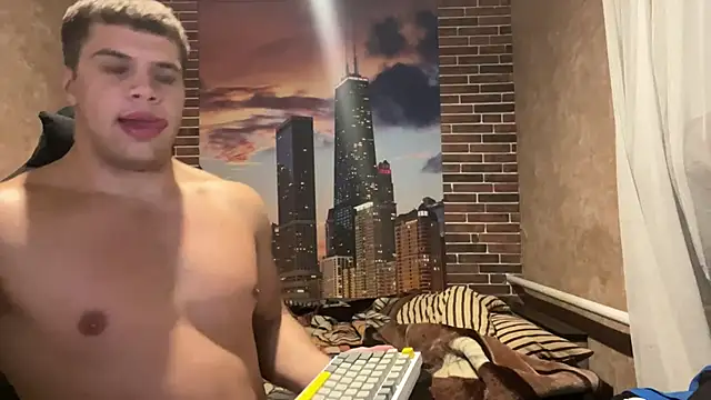 MusclePhantom online show from October 2025 07:57:02 PM