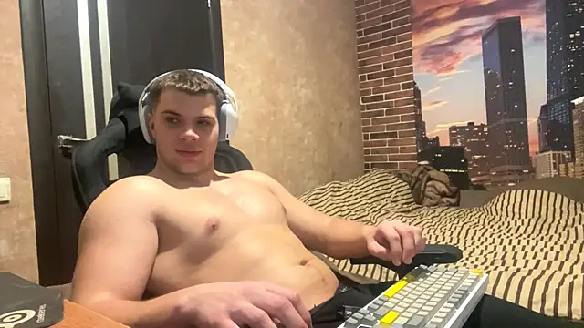 MusclePhantom online show from February 2026 09:21:01 PM