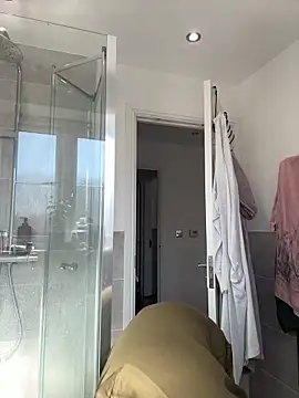 BELLABLACKXUK online show from April 2026 09:43:01 AM