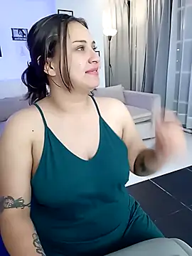 Snapshot of Laureen_se chatting on May 2026 05:03:01 AM Laureen se online show from May 2026 05:03:01 AM