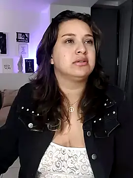 Snapshot of Laureen_se chatting on July 2026 06:28:01 AM Laureen se online show from July 2026 06:28:01 AM