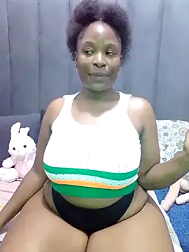 Snapshot of MrsMxx25 chatting on October 2025 04:41:01 PM MrsMxx25 online show from October 2025 04:41:01 PM