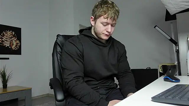 Richard Dullas online show from October 2025 05:28:02 AM