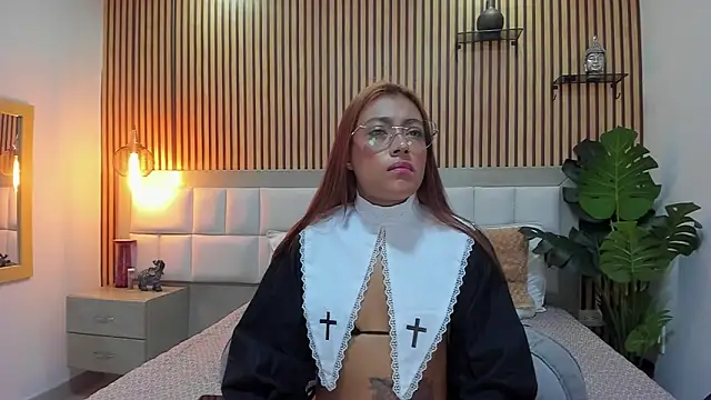 KattyBonnie online show from October 2025 07:48:02 PM