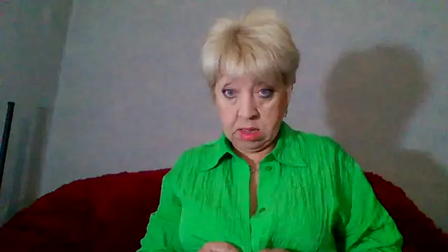 Snapshot of DianaQDream chatting on May 2026 05:58:01 AM DianaQDream online show from May 2026 05:58:01 AM