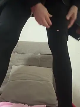 crhong666 online show from February 2026 12:42:02 AM