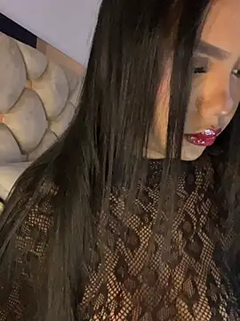 Michelle johnson  online show from April 2026 07:32:01 PM