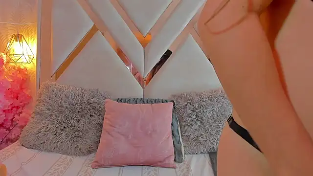 Snapshot of anni_honeyriveras chatting on April 2026 09:01:01 PM anni honeyriveras online show from April 2026 09:01:01 PM