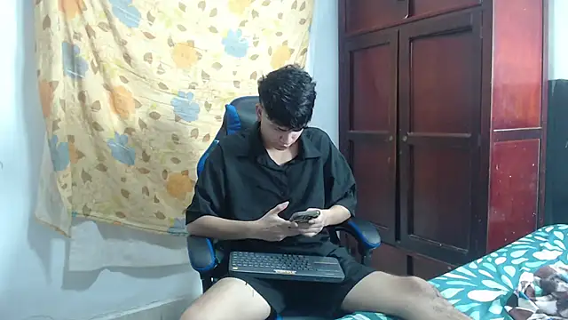 alice julls online show from June 2026 03:28:01 PM
