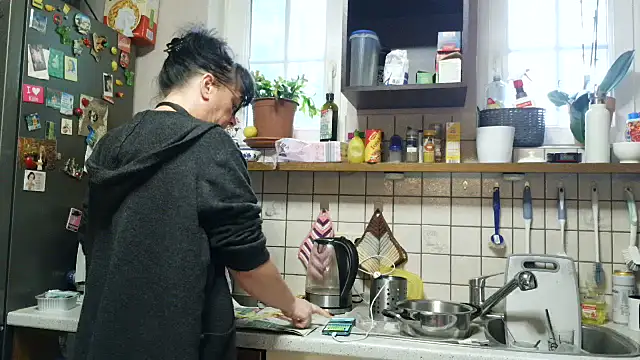 honey47 online show from October 2025 02:26:01 PM