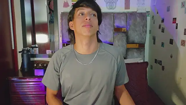 DannyPhantom555 online show from April 2026 09:28:01 PM