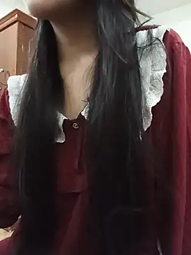 Emi Fujin online show from November 2025 01:44:02 PM