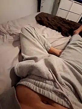 Yoaannn online show from November 2025 05:02:01 PM