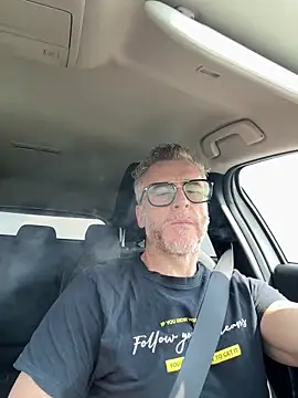 Axl hot online show from April 2026 10:36:01 AM