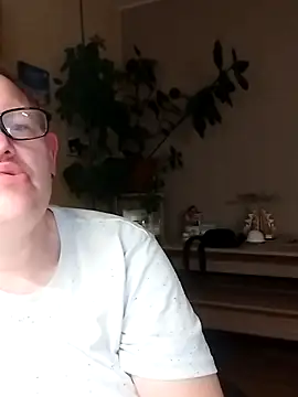 Snapshot of GordianWhirling chatting on December 2025 03:16:02 AM GordianWhirling online show from December 2025 03:16:02 AM