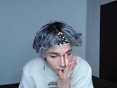 john vichenso online show from October 2025 10:14:02 PM