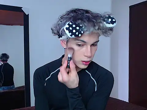 john vichenso online show from November 2025 08:52:01 PM