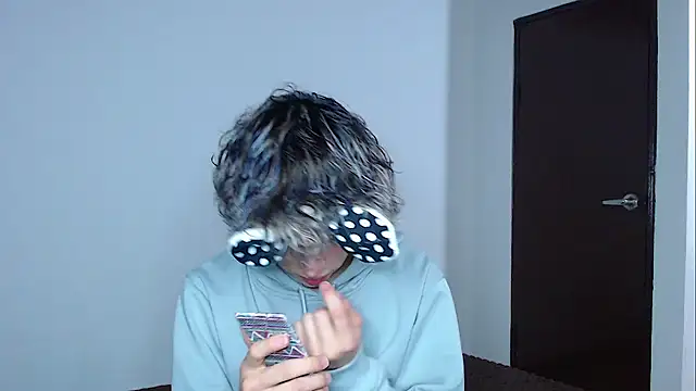 john vichenso online show from November 2025 10:01:02 PM