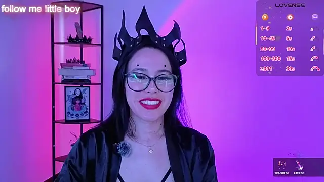 girldom online show from February 2026 06:03:01 PM