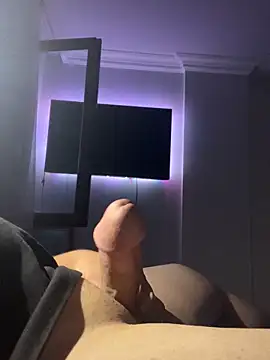 Erenn9972 online show from September 2025 09:37:01 PM