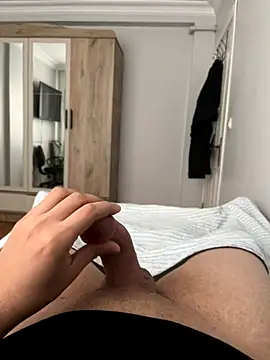 Erenn9972 online show from September 2025 12:51:01 PM