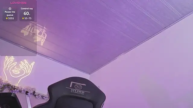 ZURY TAY online show from March 2026 11:39:01 AM