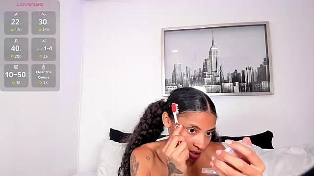 sarah ashbourne online show from November 2025 01:32:01 PM