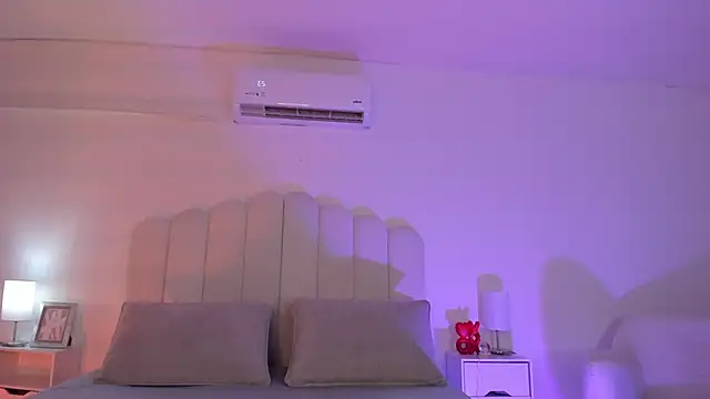 raven black  online show from December 2025 02:12:02 PM