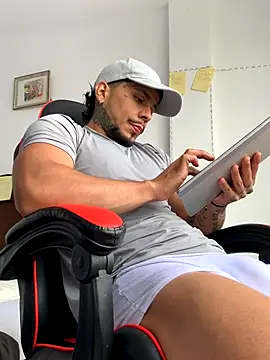 Snapshot of DeimonOficial chatting on September 2025 02:11:01 PM DeimonOficial online show from September 2025 02:11:01 PM