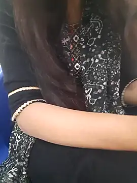 Aarti-kumri online show from November 2025 05:24:01 PM