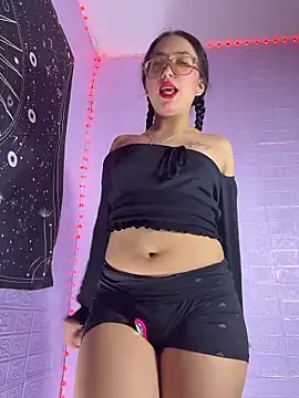 Snapshot of ZeziGamingg chatting on January 2026 07:24:02 AM ZeziGamingg online show from January 2026 07:24:02 AM