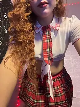 Snapshot of ZeziGamingg chatting on March 2026 05:35:02 AM ZeziGamingg online show from March 2026 05:35:02 AM