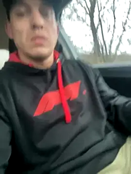 Snapshot of MagyarHunor chatting on December 2025 02:03:01 PM MagyarHunor online show from December 2025 02:03:01 PM
