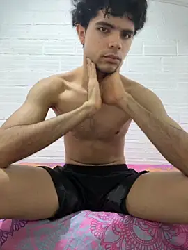 Axel-Mejia online show from October 2025 03:32:01 PM