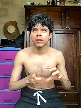 Axel-Mejia online show from November 2025 07:15:02 PM