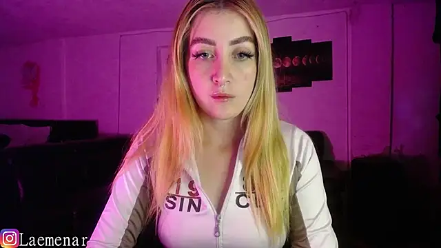 Saraa-Smith online show from November 2025 03:40:02 AM