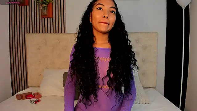 AnnaLandry online show from October 2025 07:47:01 PM