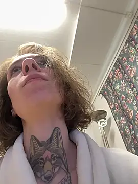 HoneySquirrel online show from February 2026 12:31:01 PM