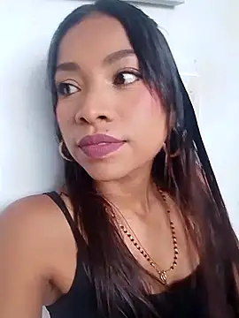 keeyla stone online show from November 2025 09:28:01 PM