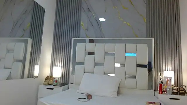 VanessaHard as online show from September 2025 07:30:02 PM