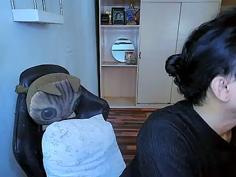 YourNikkieXxx online show from November 2025 02:32:02 AM