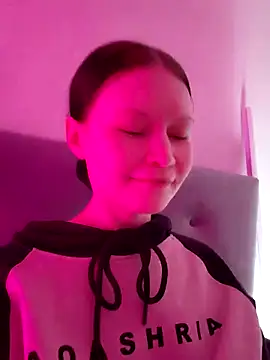 DragonFoxie online show from November 2025 04:38:02 PM