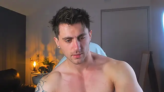 Snapshot of Oscar_Miller_ chatting on October 2025 09:04:02 PM Oscar Miller online show from October 2025 09:04:02 PM