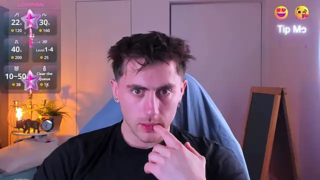 Snapshot of Oscar_Miller_ chatting on November 2025 09:24:02 PM Oscar Miller online show from November 2025 09:24:02 PM