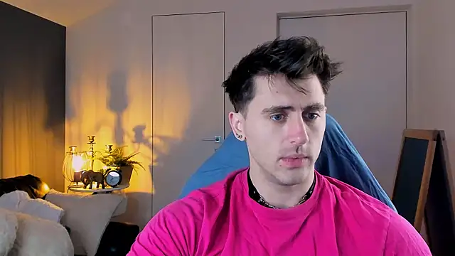 Snapshot of Oscar_Miller_ chatting on November 2025 08:52:01 PM Oscar Miller online show from November 2025 08:52:01 PM