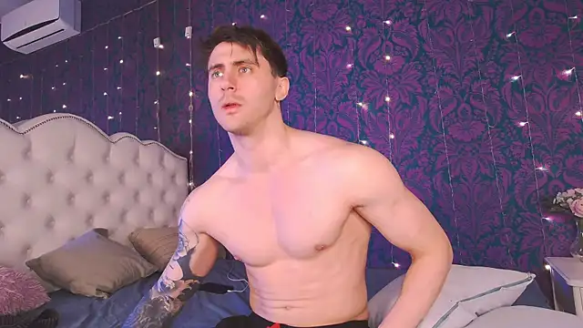 Snapshot of Oscar_Miller_ chatting on November 2025 09:28:01 PM Oscar Miller online show from November 2025 09:28:01 PM