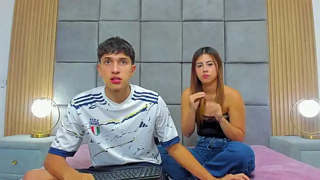 ChanellandMax online show from November 2025 08:05:01 PM