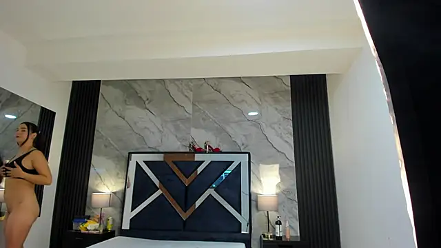 VioletRose as online show from September 2025 03:45:01 PM