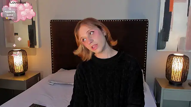 seraphine star online show from April 2026 10:29:02 PM