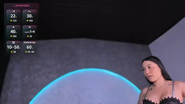 ReinaChloe online show from March 2026 04:13:01 PM